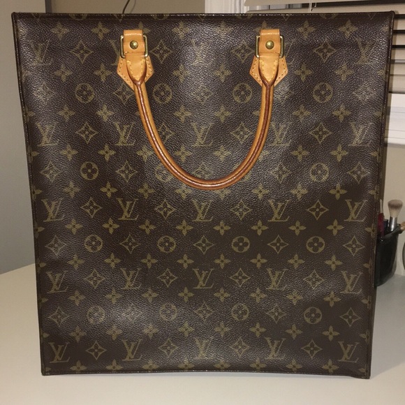 LV Sac Plat Tote - Picture 1 of 8